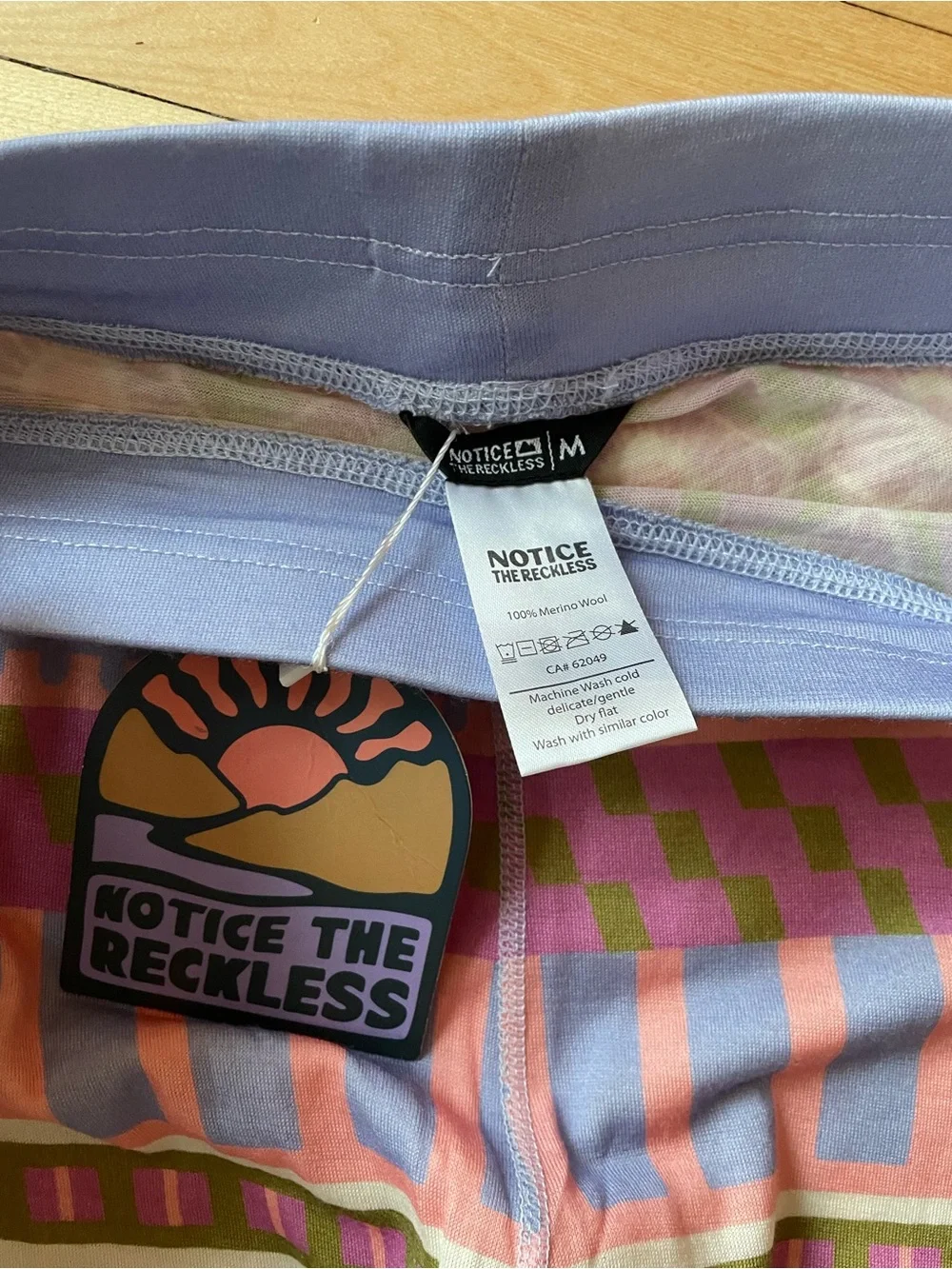 NEW***Notice The Reckless 100% Merino women Base Layer - Picture 3 of 4